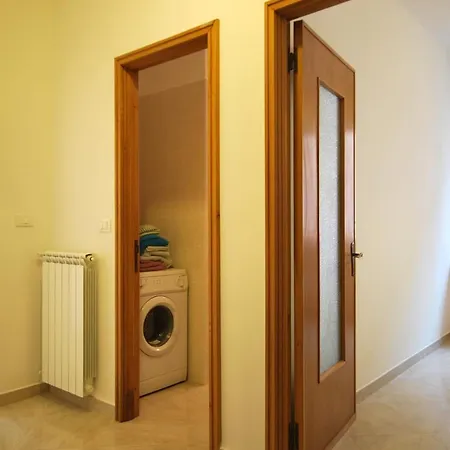 Con Giardino E Posto Auto Per Famiglie アパート フィナーレ・リーグレ