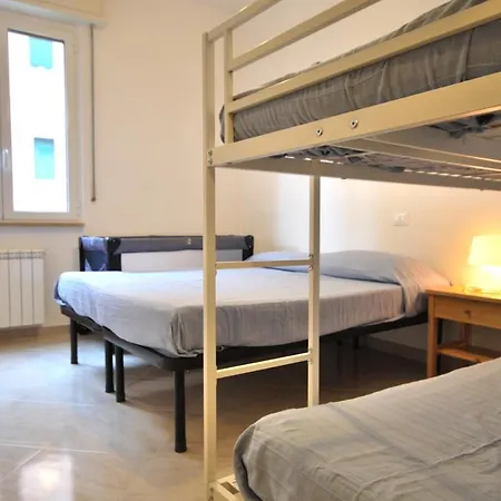 Con Giardino E Posto Auto Per Famiglie *