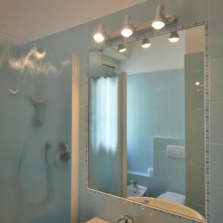 Con Giardino E Posto Auto Per Famiglie アパート フィナーレ・リーグレ