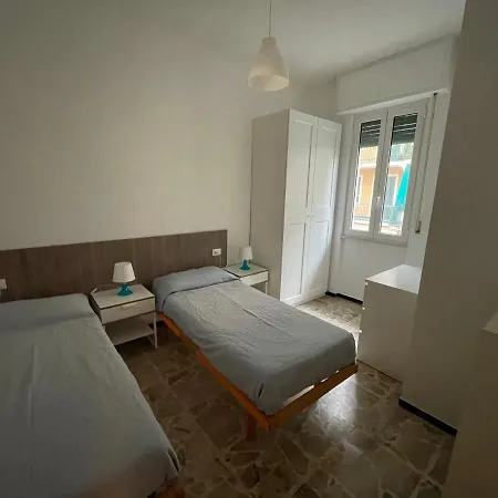 Con Giardino E Posto Auto Per Famiglie * フィナーレ・リーグレ