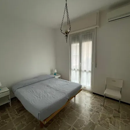 Con Giardino E Posto Auto Per Famiglie フィナーレ・リーグレ