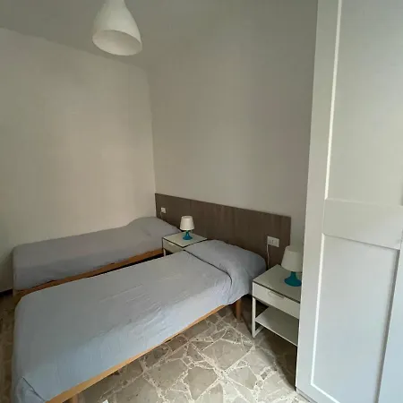 Con Giardino E Posto Auto Per Famiglie Apartment Finale Ligure