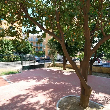 Apartment Con Giardino E Posto Auto Per Famiglie