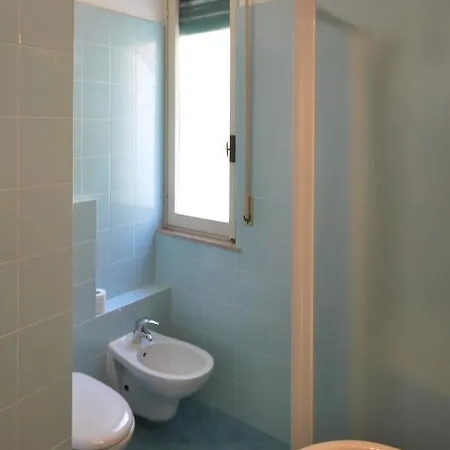 Con Giardino E Posto Auto Per Famiglie