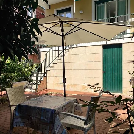 Apartment Con Giardino E Posto Auto Per Famiglie Finale Ligure