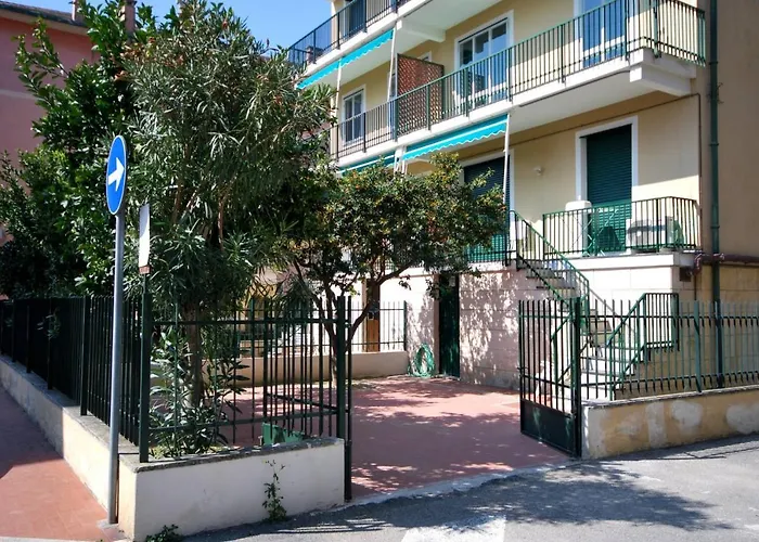 Con Giardino E Posto Auto Per Famiglie Appartement