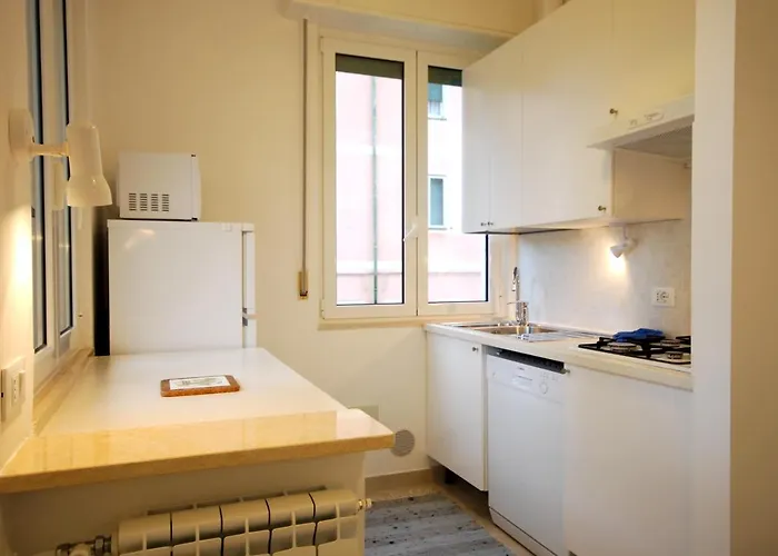 Con Giardino E Posto Auto Per Famiglie Appartement Finale Ligure