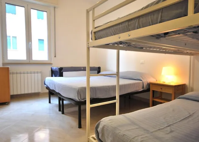 Con Giardino E Posto Auto Per Famiglie *