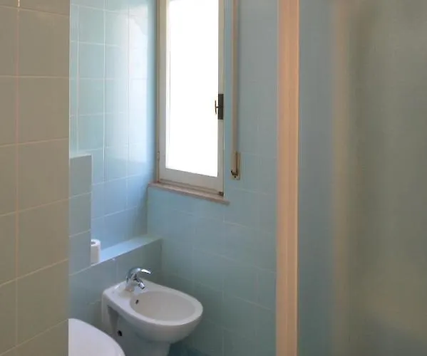 Con Giardino E Posto Auto Per Famiglie