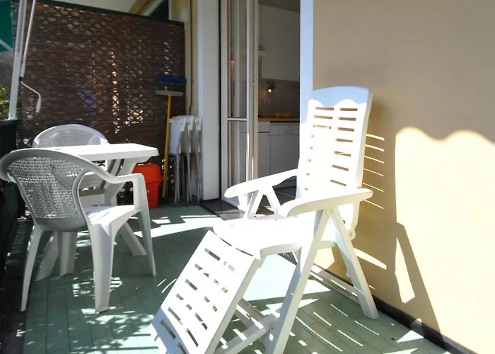 Con Giardino E Posto Auto Per Famiglie * Finale Ligure