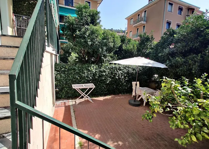 Con Giardino E Posto Auto Per Famiglie Appartement